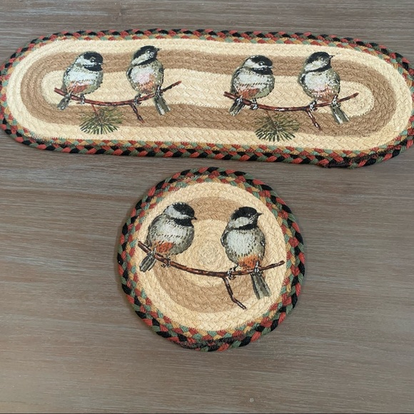 Earth Rugs Other - Earth Rugs Chick-a-Dee Braided Table Runner & Trivet EUC